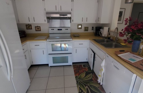 Bayou Oaks House | Cozy Pet-Friendly 2BR/2BA Oasis in Bay Front Neighborhood