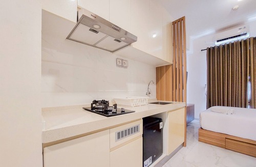 Bumi Serpong Damai Apartment | Cozy Studio at Sky House BSD with Pool and Breakfast