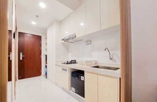 Bumi Serpong Damai Apartment | Cozy Studio at Sky House BSD with Pool and Breakfast