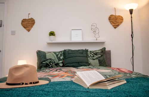 Liverpool House | Inviting Hideaway for Your Next Relaxing Escape