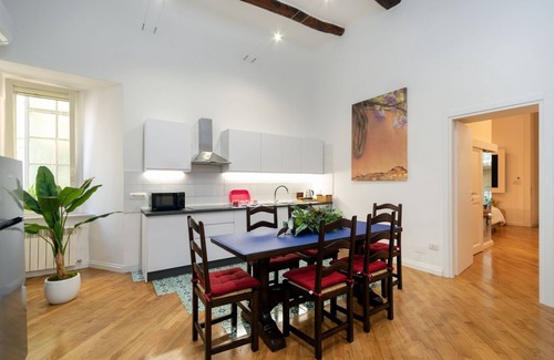 Historical Center Apartment | Family-Friendly Apartment with Kitchen and Breakfast Included