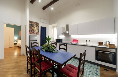Historical Center Apartment | Family-Friendly Apartment with Kitchen and Breakfast Included