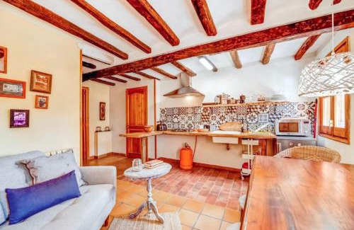Ardanue Apartment | Inviting Ardanue Apartment with Mountain Views & Family Friendly