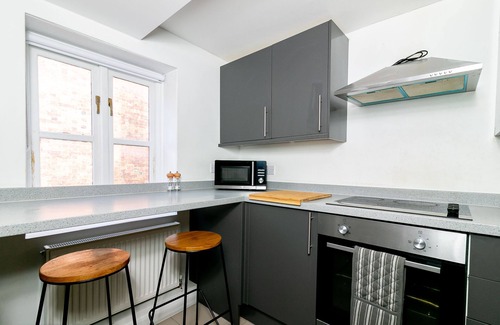 Stevenage Apartment | Bright Two-Bed Apartment with Family-Friendly Amenities