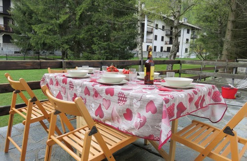 Gressoney-Saint-Jean Apartment | Cozy Retreat in Gressoney Village: Ski, Pool & Hot Tub