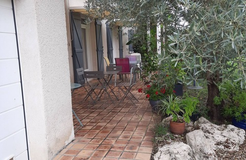 Aubiac House | Inviting Country House with Fenced Garden and Kid-Friendly Comfort