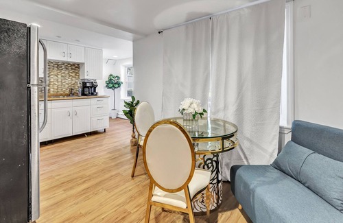 Bridgeport Apartment | Cozy Studio Suite in FFLD COUNTY with Spa & Breakfast