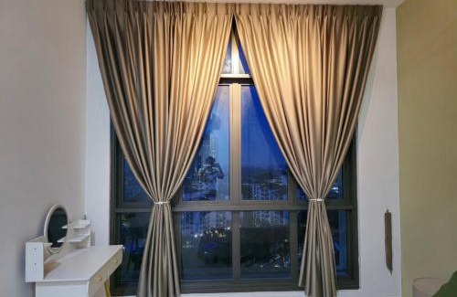 Central District Apartment | Warm Heart Stay 温欣居Sky88 4Guests 2Bed2Bath