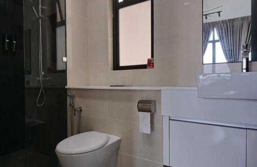 Central District Apartment | Warm Heart Stay 温欣居Sky88 4Guests 2Bed2Bath