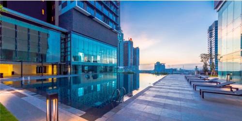 Central District Apartment | Warm Heart Stay 温欣居Sky88 4Guests 2Bed2Bath