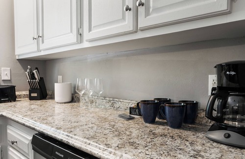 Dallas House | Warm & inviting 3-bedroom house in marvelous Dallas with WiFi, AC