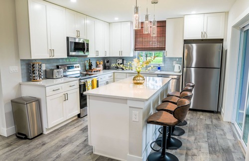 Warm Mineral Springs House | Relaxing 3BR Home with Spa, Hot Tub & Perfect Reviews