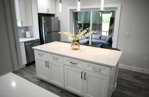 Warm Mineral Springs House | Relaxing 3BR Home with Spa, Hot Tub & Perfect Reviews
