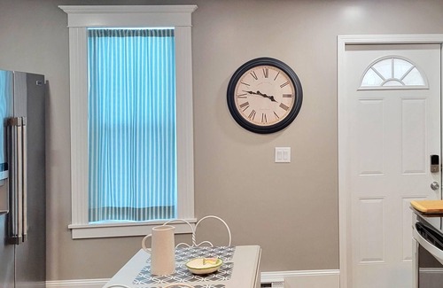 Gilbert Apartment | Inviting Beach-Style Apartment Near OreBeGone & Mesabi Trl