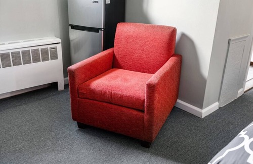 Riverview Apartment | Warm Private Room in Detroit for Up to 4 w/Wifi