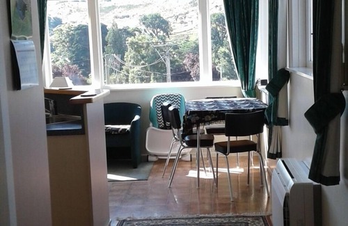 Oamaru House | Warm & Centrally Located Hotel with Pool - Rated 9.8/10