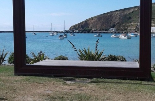 Oamaru House | Warm & Centrally Located Hotel with Pool - Rated 9.8/10