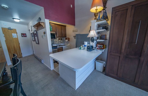 Lakeside Village Condo | Unbeatable Summer & Fall Rates with Top Amenities!