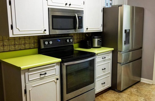 Glendale House | Inviting Midsize Home with Hot Tub and Pet-Friendly Perks