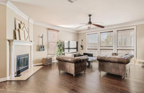 West Campus Apartment | Comfortable 3BR Townhome in Suburban Location Near Downtown