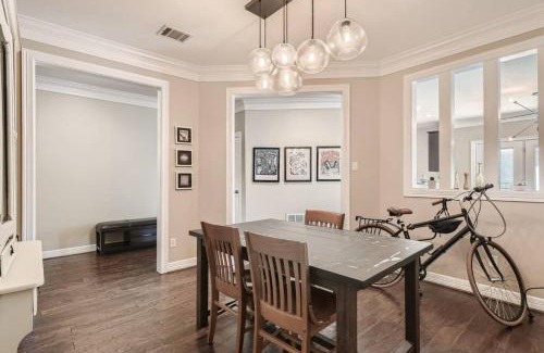 West Campus Apartment | Comfortable 3BR Townhome in Suburban Location Near Downtown