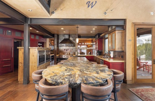 Copper Mountain House | Warming Hut: Ski-in/Out with Hot Tub & Game Room Fun
