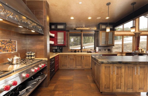 Copper Mountain House | Warming Hut: Ski-in/Out with Hot Tub & Game Room Fun