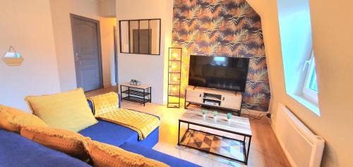 Sin-le-Noble Apartment | Convenient Hypercenter Hotel with Free Parking & High Rating