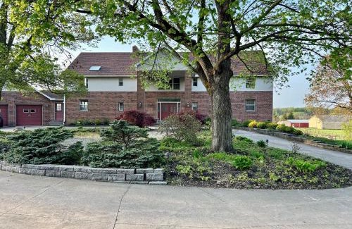 Geneva Bed & Breakfast | Guest Rated 10/10 at Warner-Concord Farms Bed & Breakfast