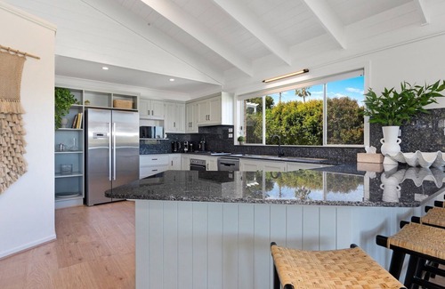 Currarong House | Warrahwillah Beach House: Panoramic Inlet Views Await