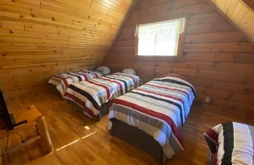Warrens House | Pet-Friendly Warrens Cabin with Top-Rated Amenities