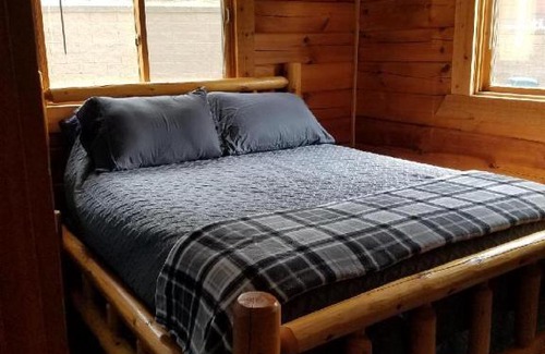 Warrens House | Pet-Friendly Warrens Cabin with Top-Rated Amenities