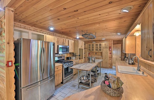 Warrensburg Cabin | Inviting Adirondack Cabin in Lake George with Hot Tub