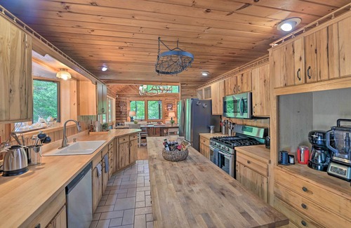 Warrensburg Cabin | Inviting Adirondack Cabin in Lake George with Hot Tub