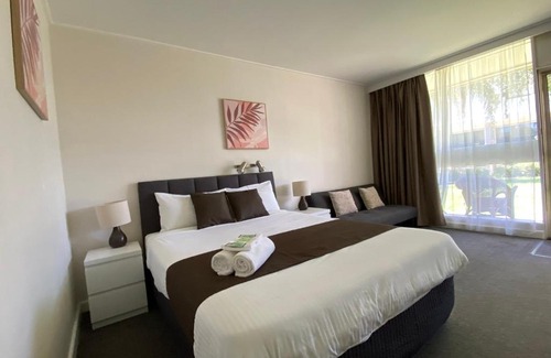 Albury Hotel | Welcoming Warrina Motor Inn: Pet-Friendly Stay in Wodonga