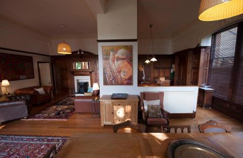 Moffat Apartment | Elegant Warriston Apartment: 4-Star Comfort for All