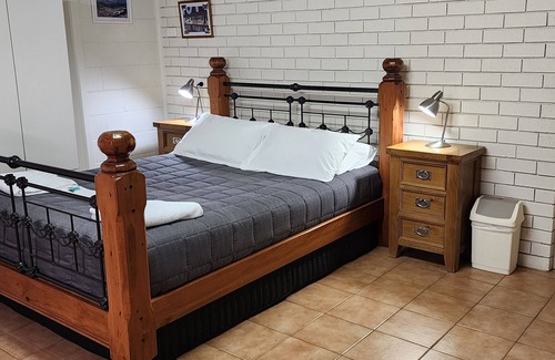 Coonabarabran Hotel | Explore Warrumbungles Mountain Motel: Family-Friendly Retreat