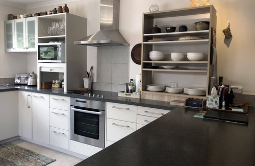 Whakatane Apartment | Oceanfront Retreat at WARU Whakatane: Guest Rated 10/10