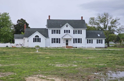 Secretary House | Serene Warwick Farms Waterfront Retreat with Ocean View