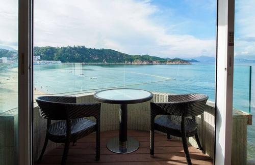 Islands District Hotel | Warwick Hotel