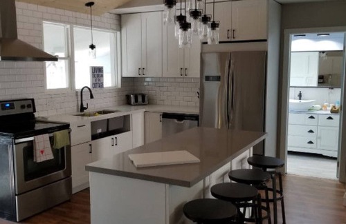 Wasaga Beach Cottage | Riverfront Wasaga Beach Cottage - Guest Rated 8.6/10