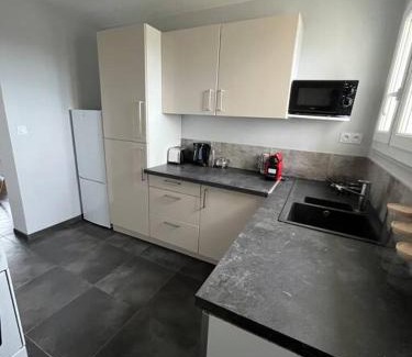 La Grace de Dieu Ouest Apartment | Family-Friendly Stay at Wasat YourHostHelper Hotel