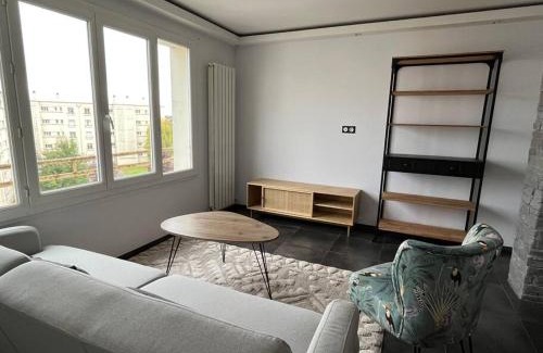 La Grace de Dieu Ouest Apartment | Family-Friendly Stay at Wasat YourHostHelper Hotel