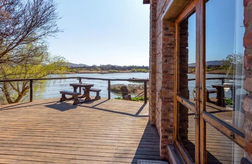 Kopanong House | Inviting Waschbank River Lodge with Kitchen & Breakfast