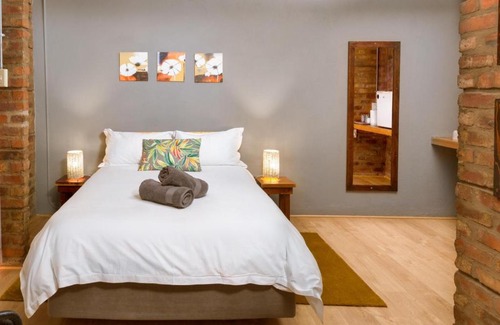 Kopanong House | Inviting Waschbank River Lodge with Kitchen & Breakfast
