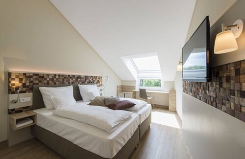 Mainz-Bingen Hotel | Discover Wasem Weinhotel: Poolside Family Getaway