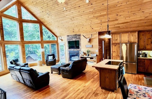 Scugog Cottage | Guest Rated: Washago Bay Cottage with Lake View & Pet Friendly