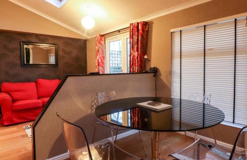 Ripley House | Discover Comfort at Washburn Lodge - A 4-Star Retreat