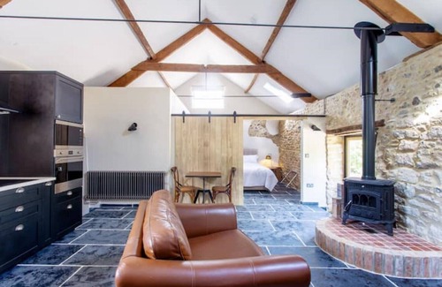 Littlebredy Apartment | Indulge at Washing Pool Barns: Oceanfront Suites Await