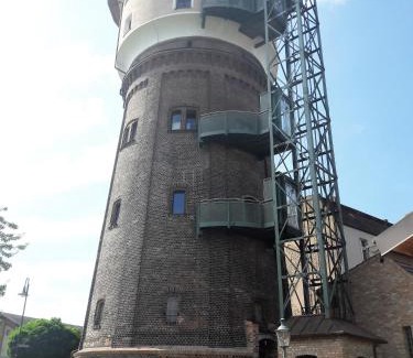 Angermuende Apartment | Family-Friendly Wasserturm Angermünde with Kitchen Access